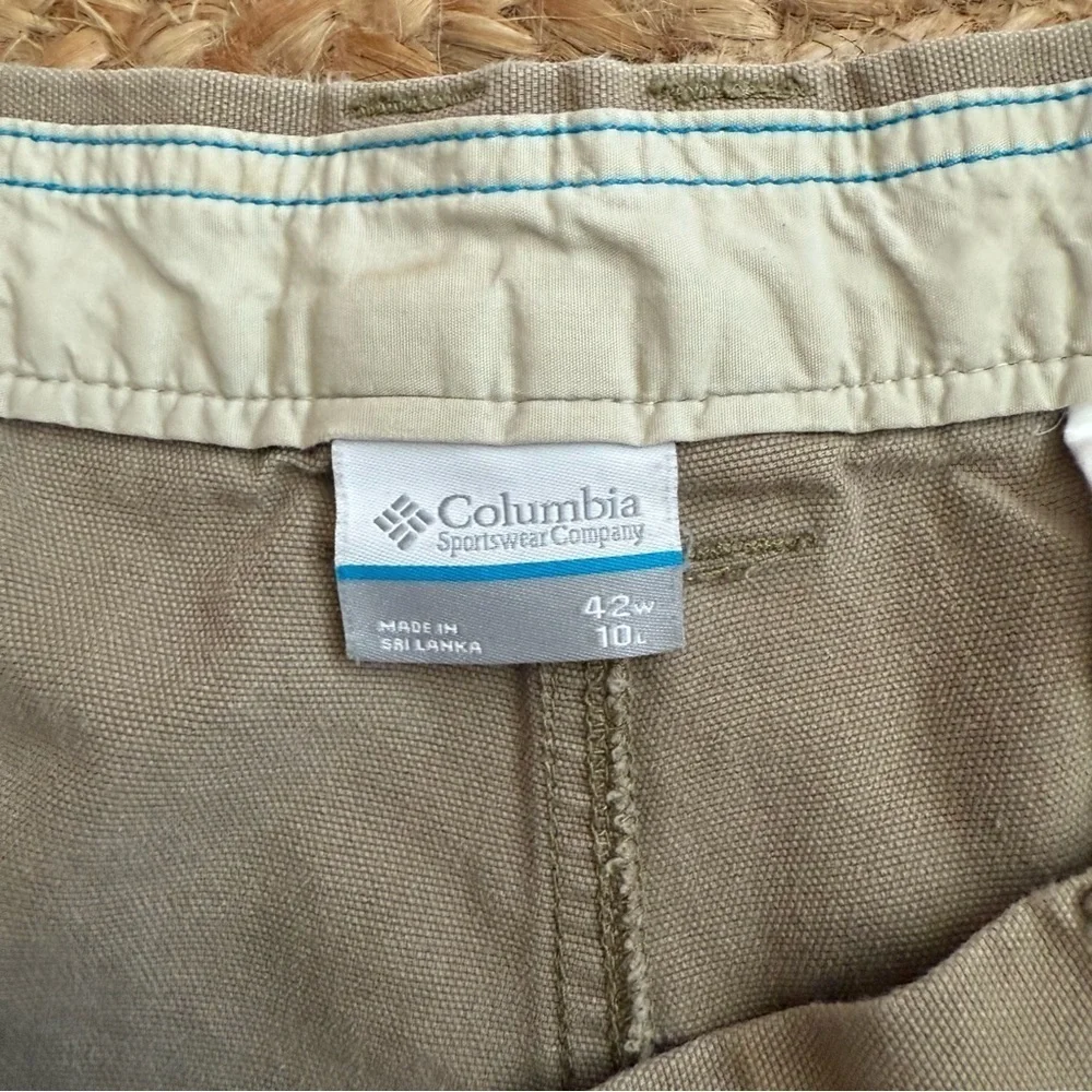 Columbia Men’s Size 42 Khaki Shorts